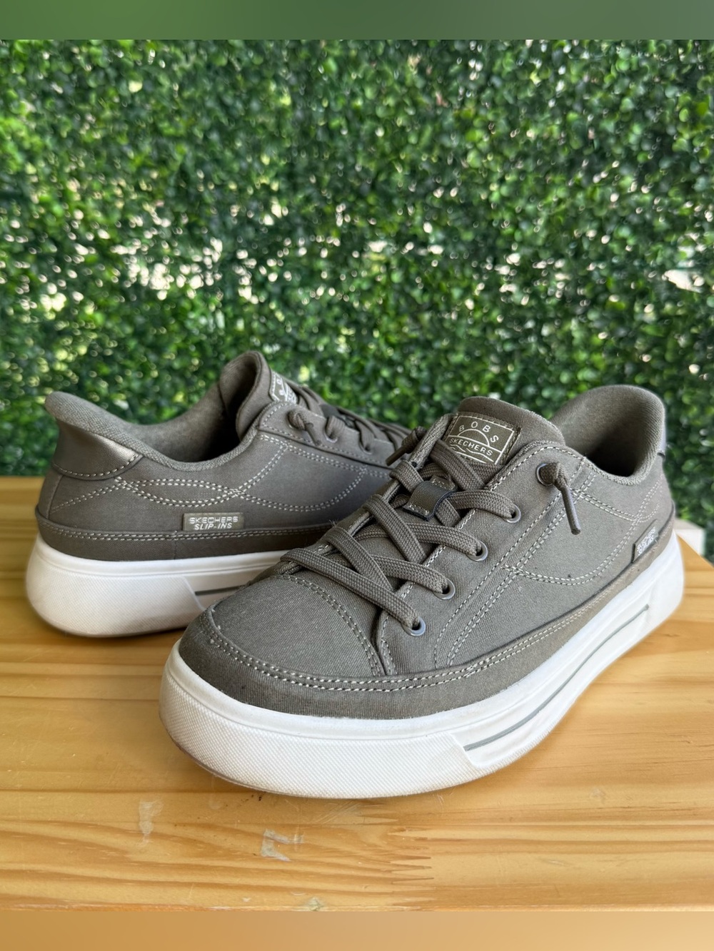 Skechers BOBS Social Slip-Ins Olive Platform Sneakers Women’s Size 8.5